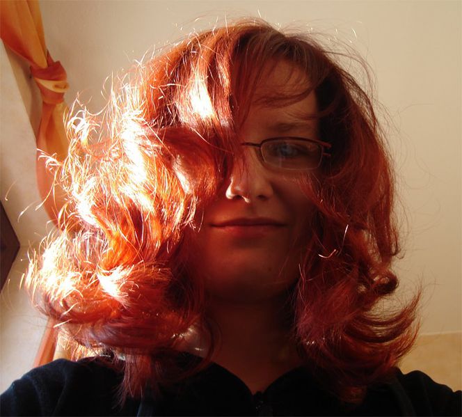 Datei:Astrid rot.jpg